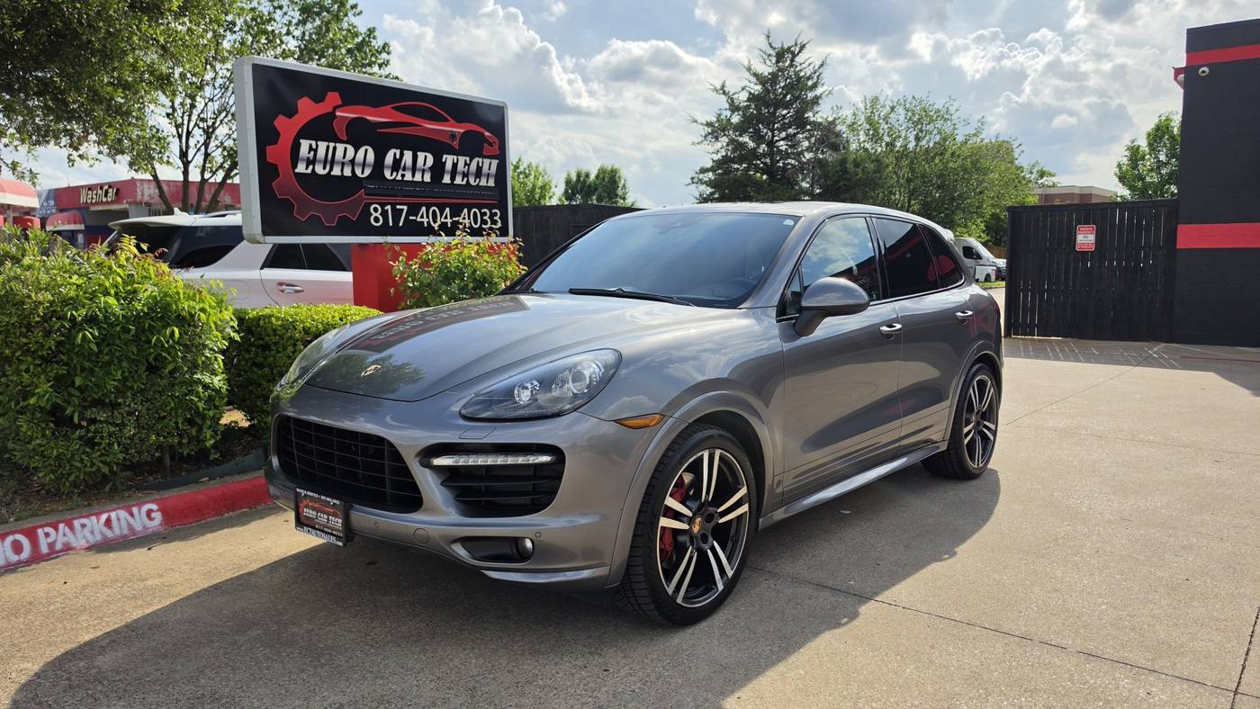 2014 Porsche Cayenne GTS