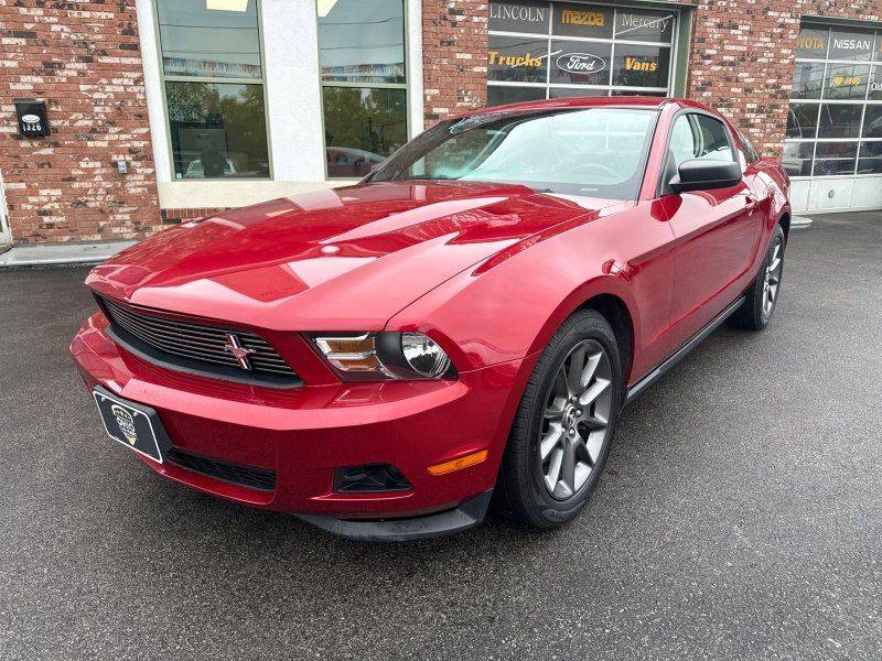 2011 Ford Mustang V6 Premium — Coupe — 27,328 mi — Elyria, OH