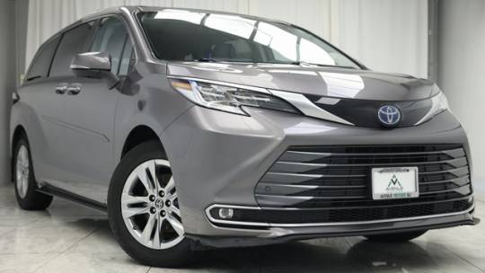 2022 Toyota Sienna Limited — Minivan — 31,000 mi — Rahway, NJ