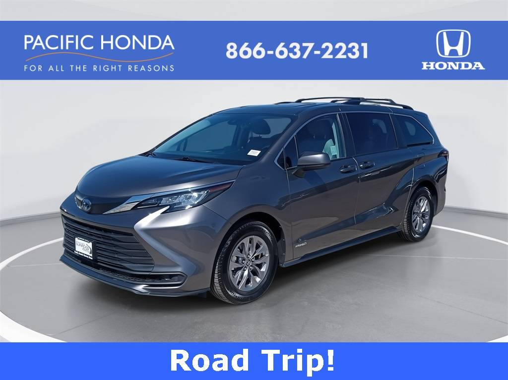 2021 Toyota Sienna LE — Minivan — 46,142 mi — San Diego, CA