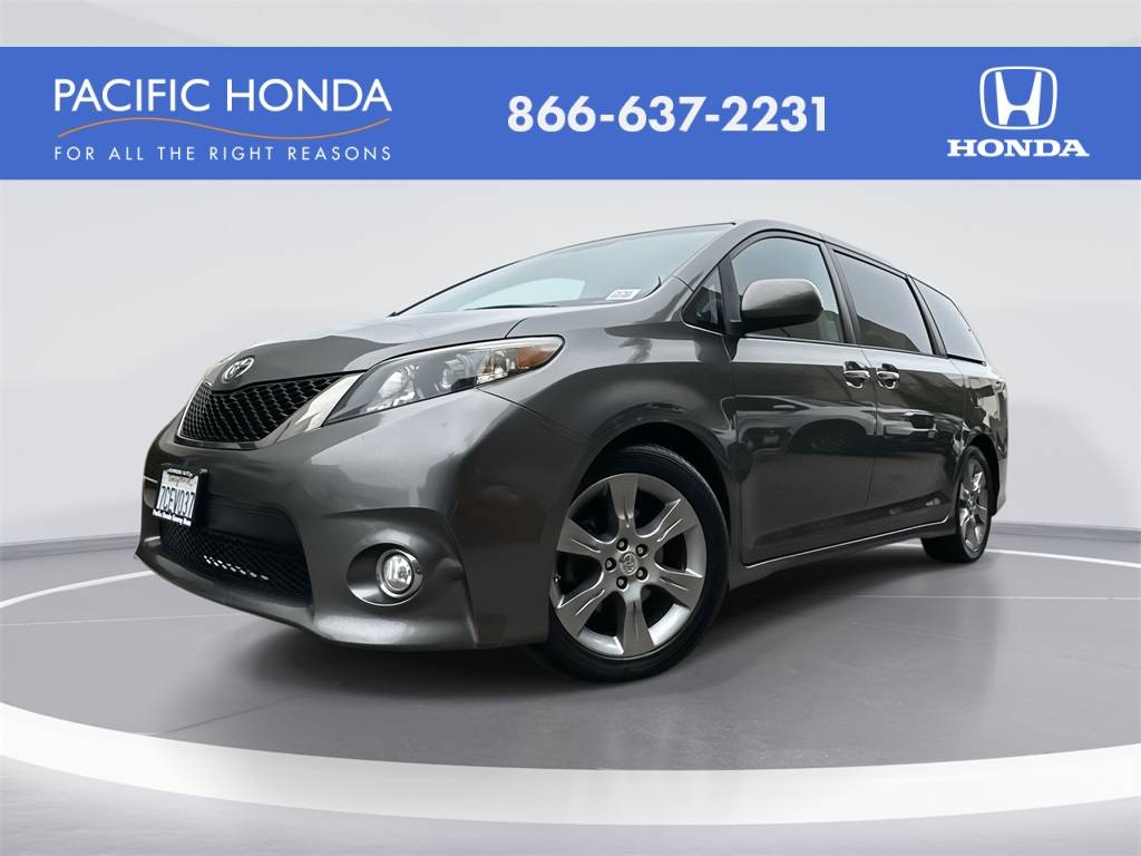 2013 Toyota Sienna SE — Minivan — 89,351 mi — San Diego, CA