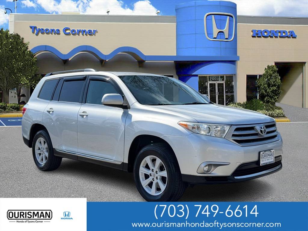 2013 Toyota Highlander Plus V6 — SUV — 75,005 mi — Vienna, VA
