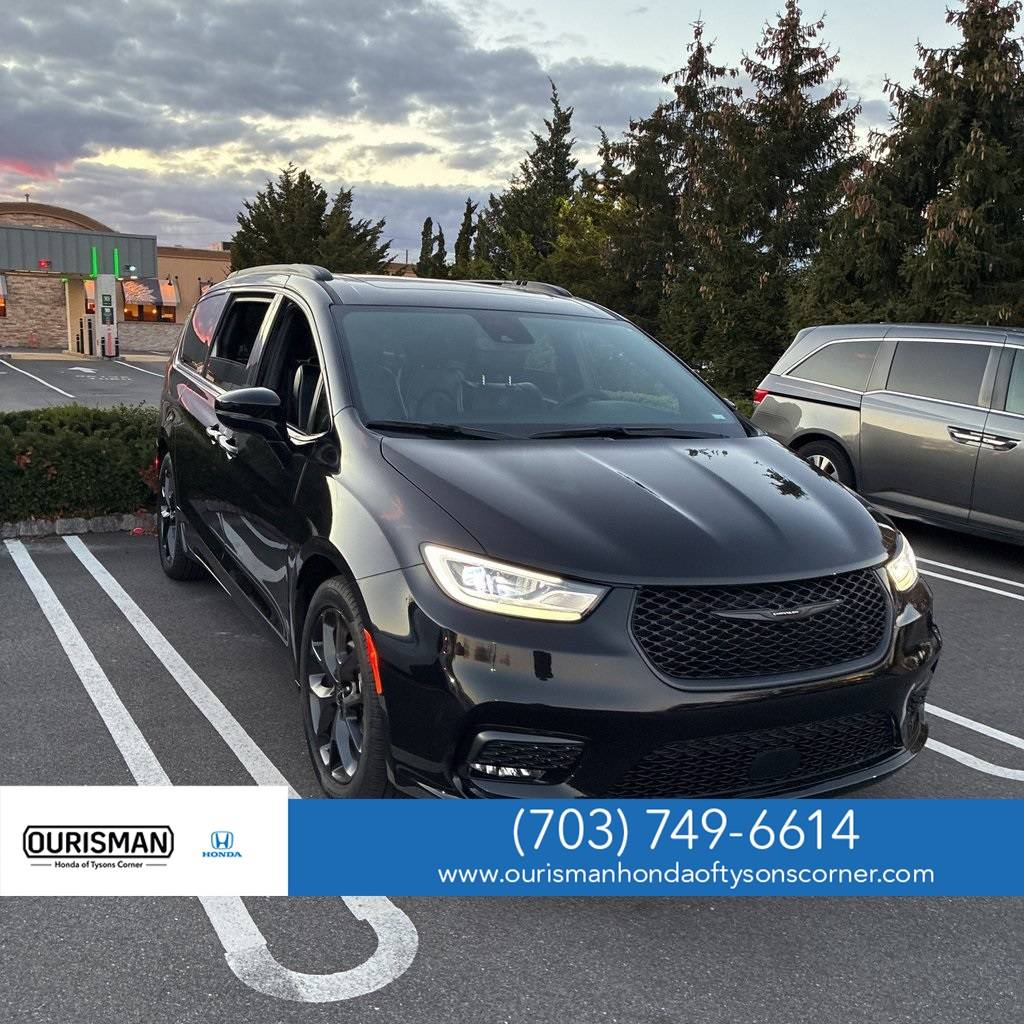 2025 Chrysler Pacifica Limited — Minivan — 21,306 mi — Vienna, VA