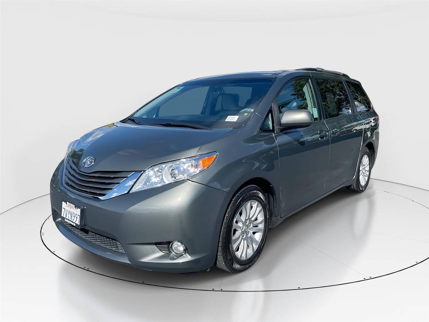 2013 Toyota Sienna XLE — Minivan — 99,709 mi — Petaluma, CA