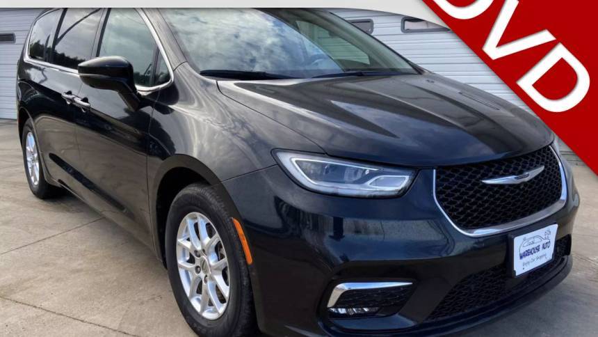 2022 Chrysler Pacifica Touring L — Minivan — 49,341 mi — Swisher, IA