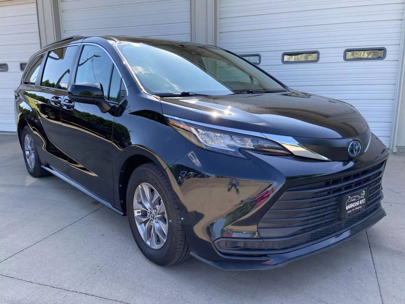 2022 Toyota Sienna LE — Minivan — 86,524 mi — Swisher, IA