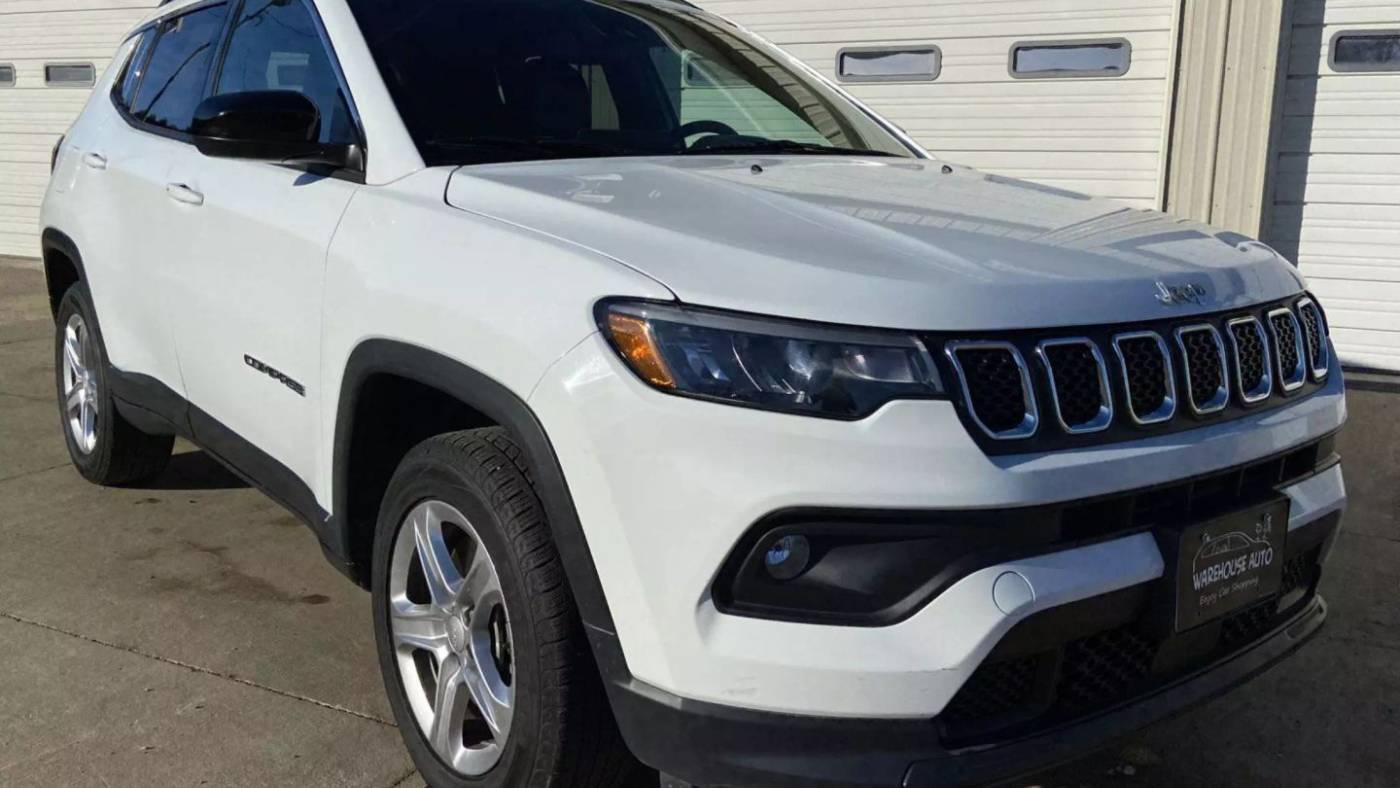 2023 Jeep Compass Latitude — SUV — 33,906 mi — Swisher, IA