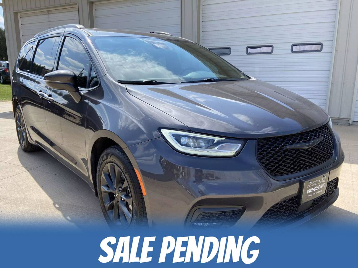 2021 Chrysler Pacifica Touring — Minivan — 36,046 mi — Swisher, IA