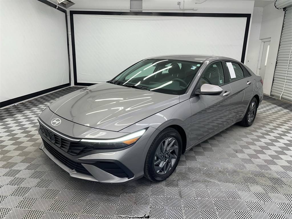 2024 Hyundai Elantra SEL — Sedan — 11,874 mi — Hoover, AL