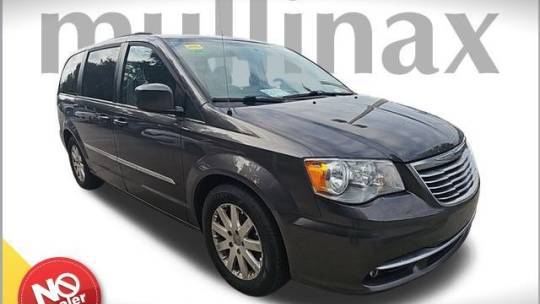 2016 Chrysler Town & Country Touring — Minivan — 144,299 mi — New Smyrna Beach, FL