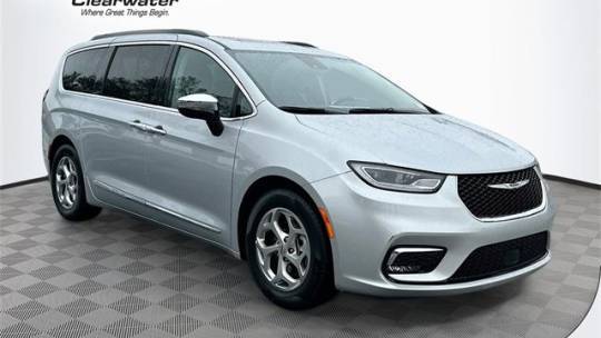 2023 Chrysler Pacifica Limited — Minivan — 15,165 mi — Clearwater, FL