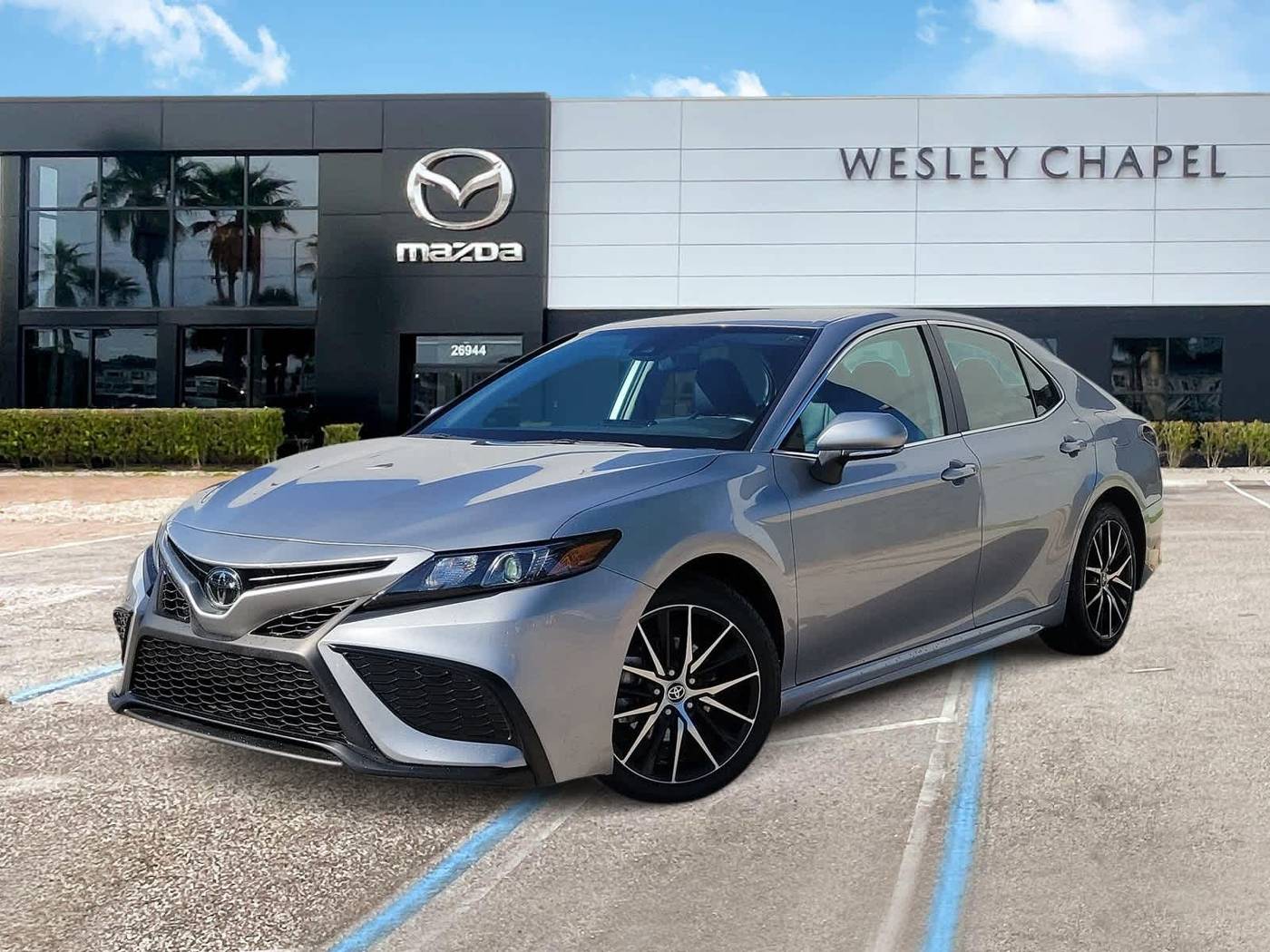 2023 Toyota Camry SE — Sedan — 10,810 mi — Wesley Chapel, FL