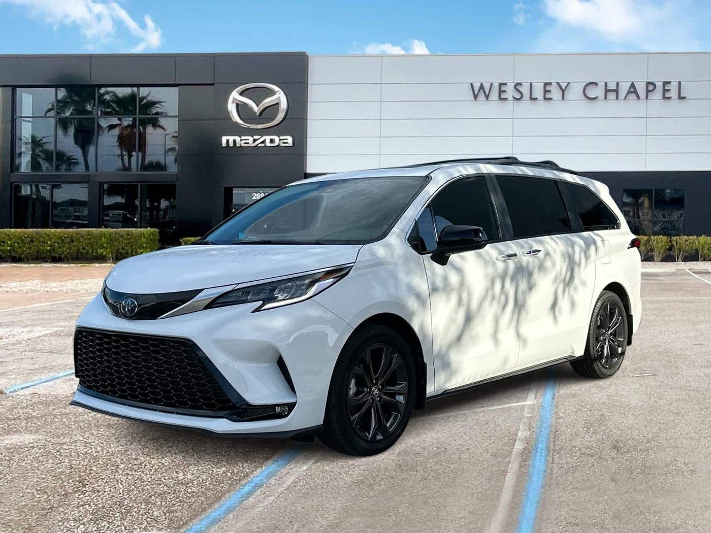 2023 Toyota Sienna XSE — Minivan — 7,298 mi — Wesley Chapel, FL