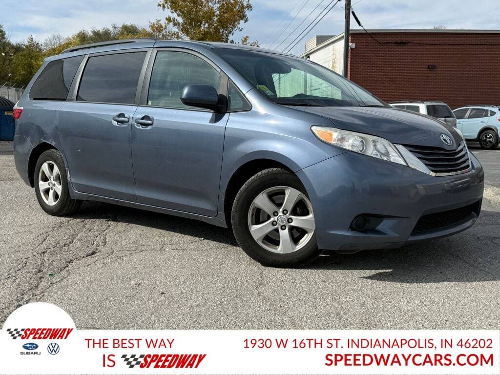 2015 Toyota Sienna LE — Minivan — 151,354 mi — Indianapolis, IN