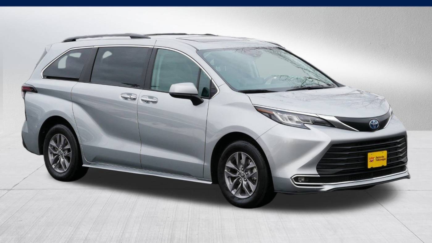 2023 Toyota Sienna XLE — Minivan — 53,089 mi — Burnsville, MN