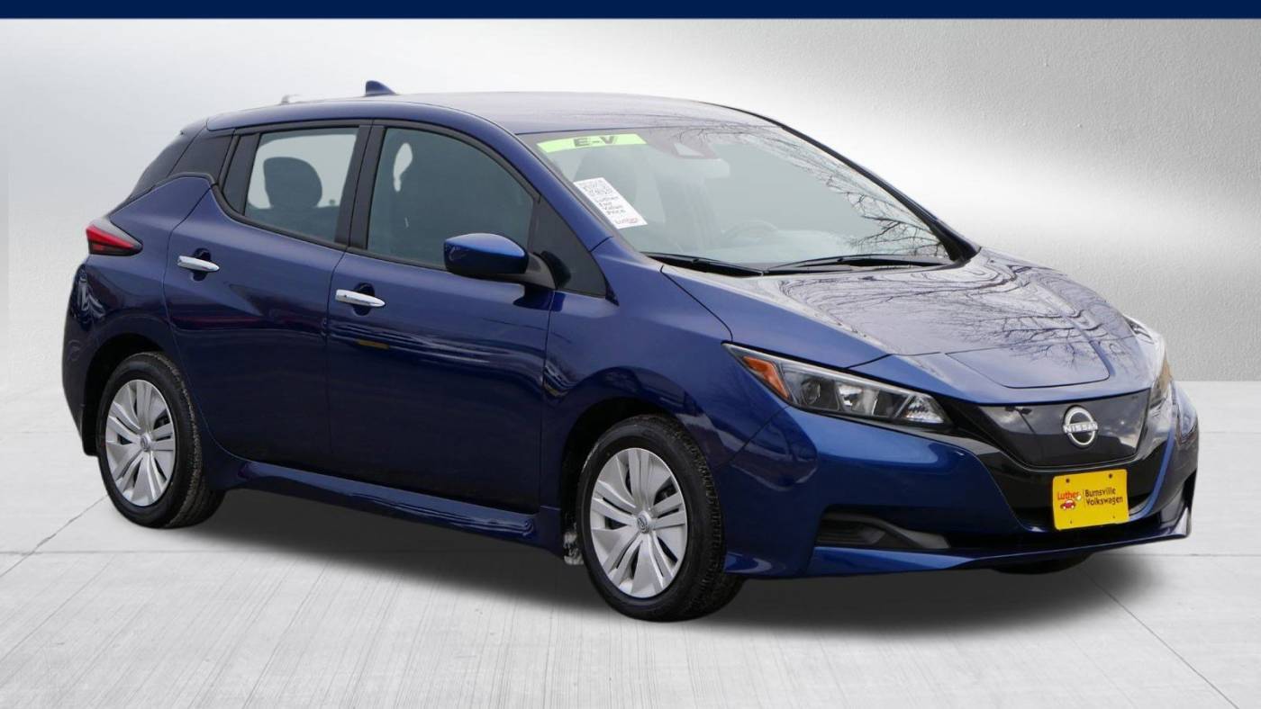 2025 Nissan LEAF S — Hatchback — 2,708 mi — Burnsville, MN