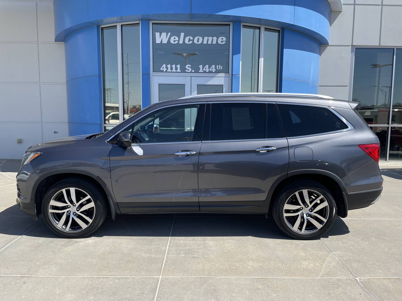 2017 Honda Pilot Touring — SUV — 93,760 mi — Omaha, NE