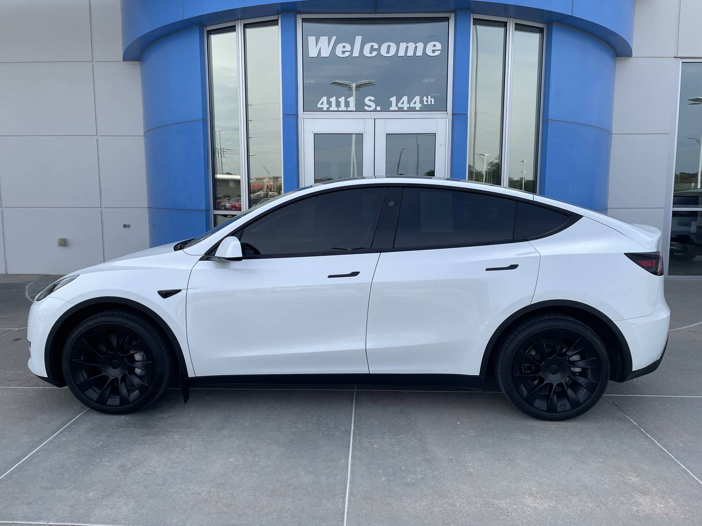 2025 Tesla Model Y Long Range — SUV — 5,417 mi — Omaha, NE
