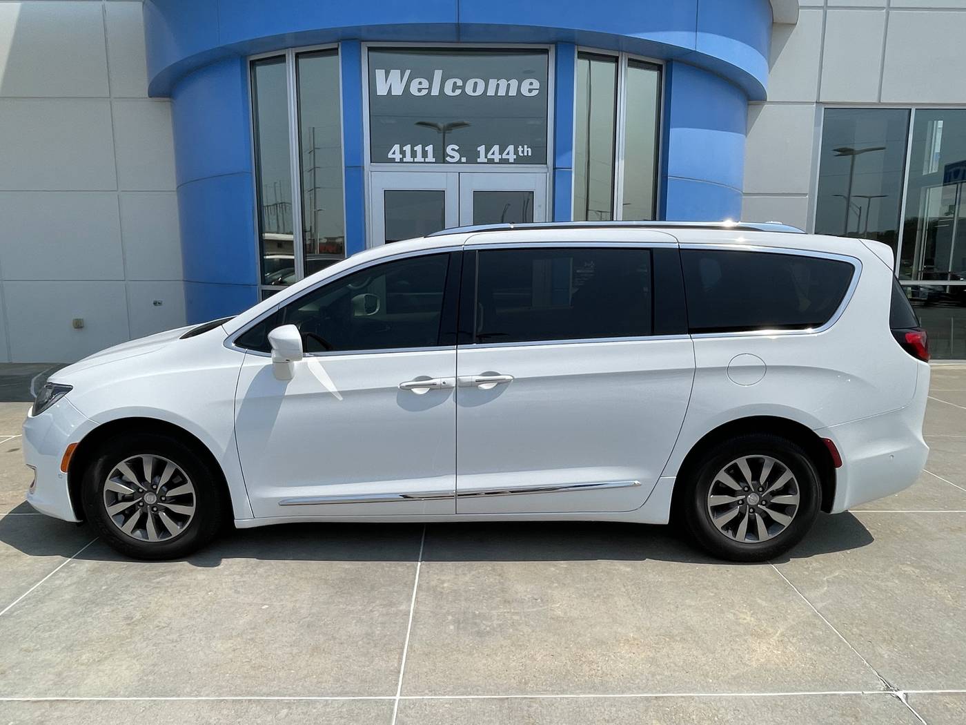 2020 Chrysler Pacifica Touring L Plus — Minivan — 81,207 mi — Omaha, NE