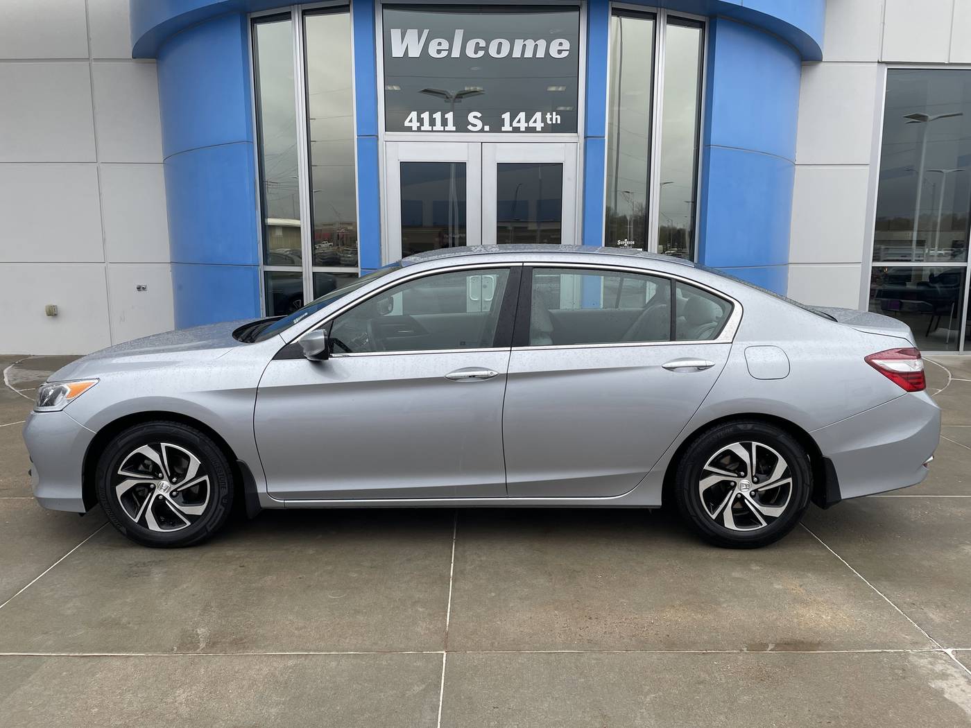 2017 Honda Accord LX — Sedan — 99,566 mi — Omaha, NE