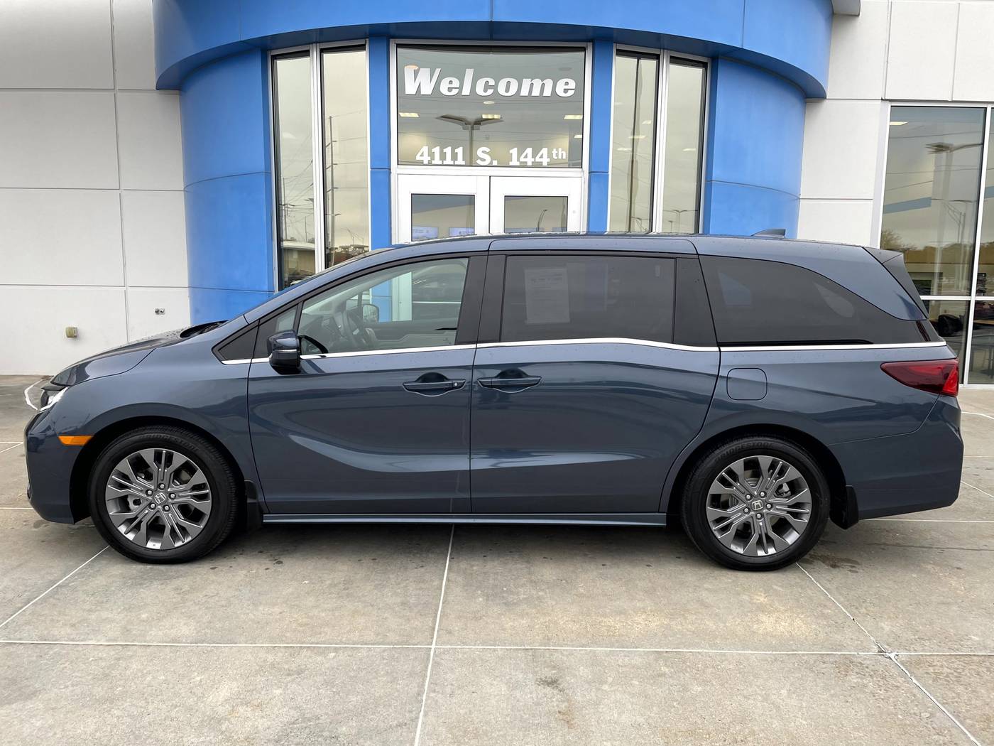 2025 Honda Odyssey Touring — Minivan — 3,000 mi — Omaha, NE