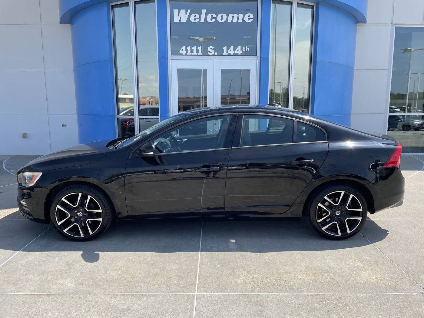 2017 Volvo S60 Dynamic — Sedan — 166,631 mi — Omaha, NE