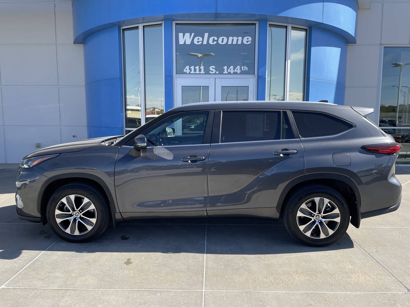 2023 Toyota Highlander XLE — SUV — 33,199 mi — Omaha, NE