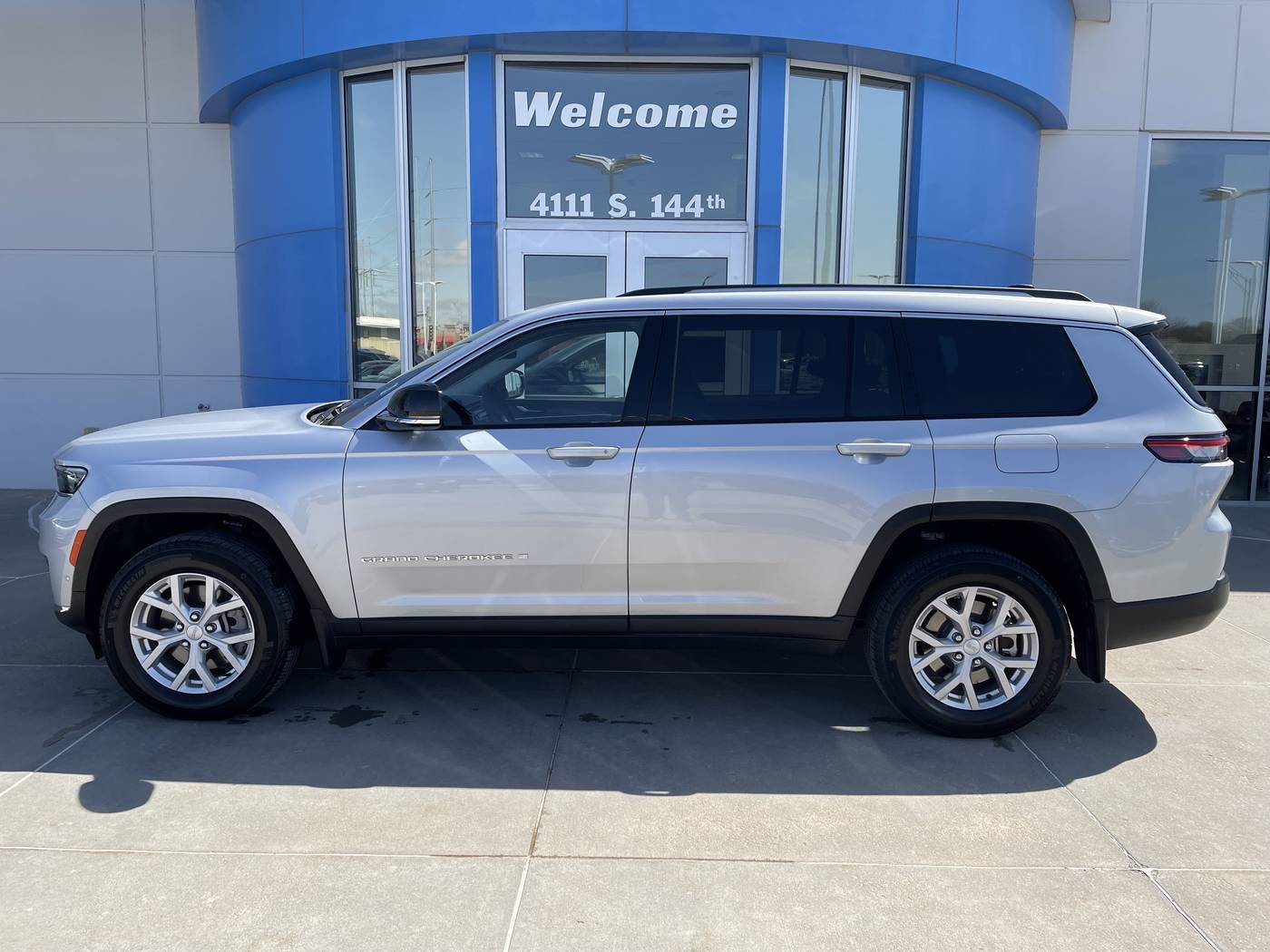 2023 Jeep Grand Cherokee Limited — SUV — 22,695 mi — Omaha, NE