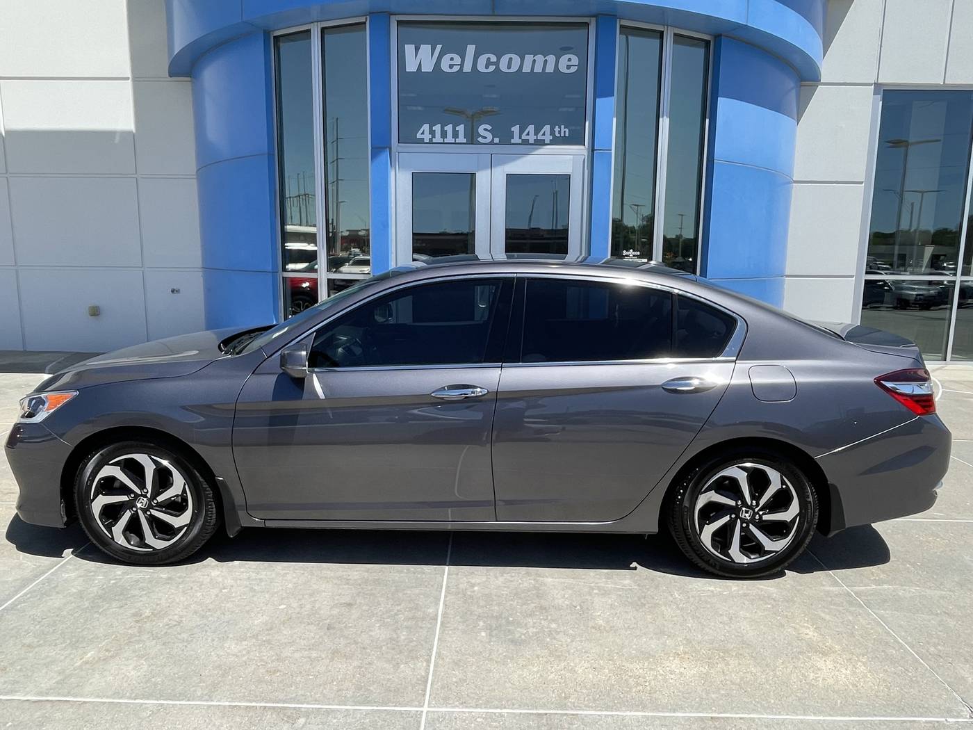 2017 Honda Accord EX-L V6 — Sedan — 99,902 mi — Omaha, NE