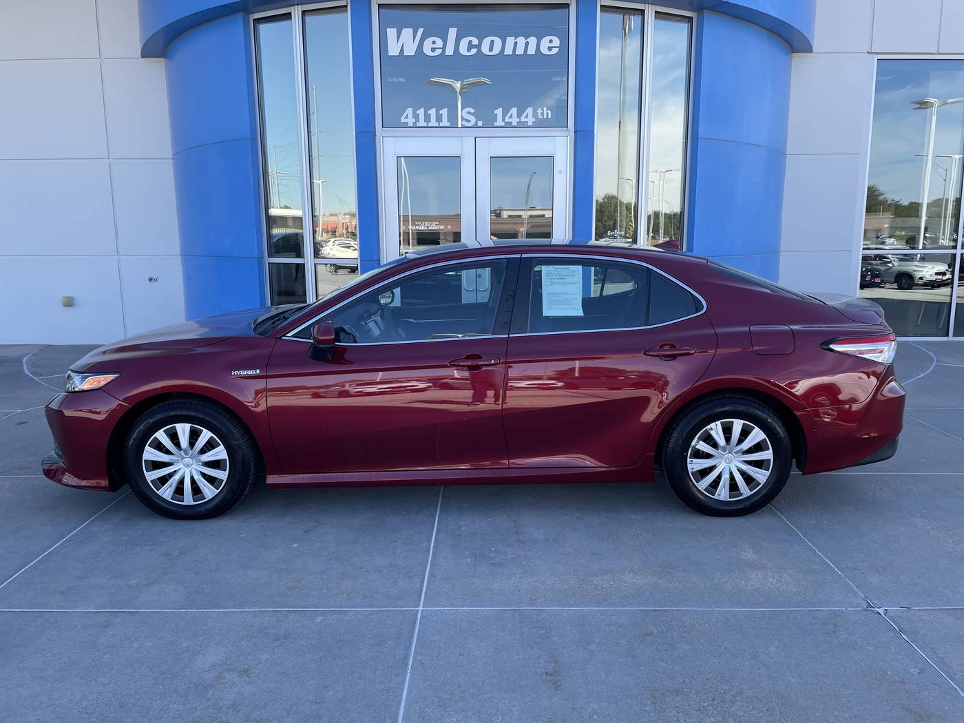 2019 Toyota Camry Hybrid SE — Sedan — 68,048 mi — Omaha, NE