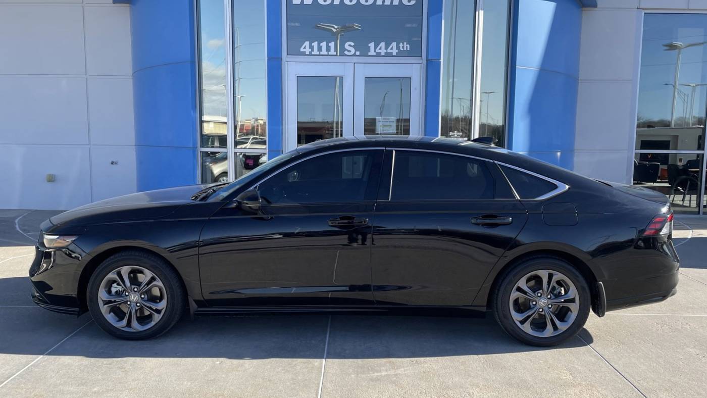 2023 Honda Accord Hybrid EX-L — Sedan — 23,083 mi — Omaha, NE