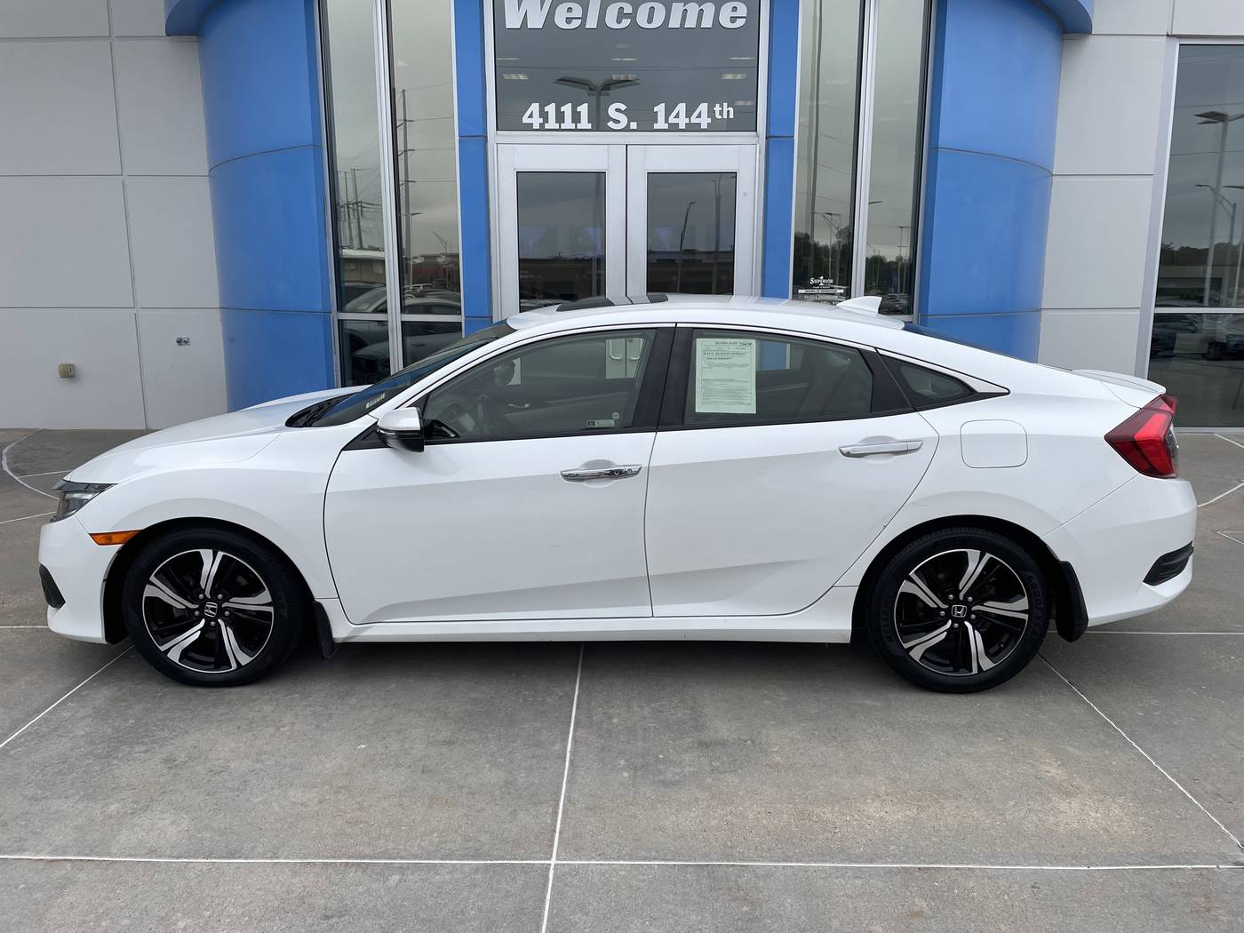 2018 Honda Civic Touring — Sedan — 68,450 mi — Omaha, NE