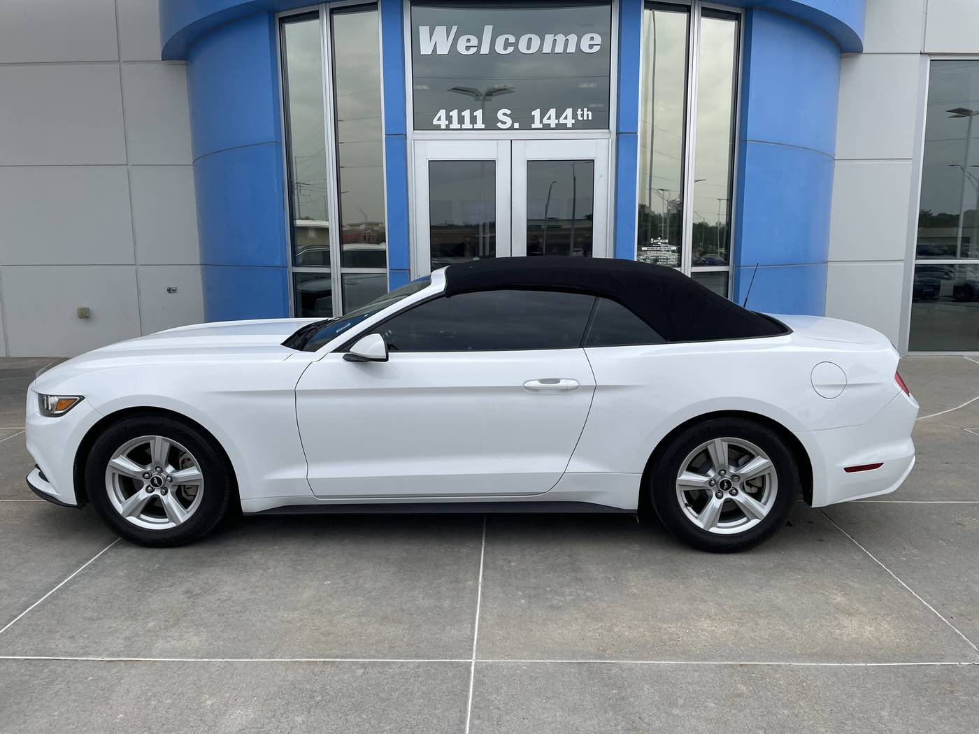 2016 Ford Mustang V6 — Convertible — 28,856 mi — Omaha, NE