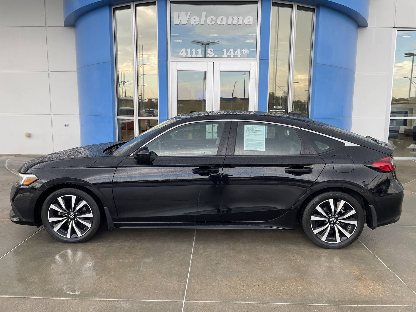 2023 Honda Civic EX-L — Hatchback — 33,950 mi — Omaha, NE