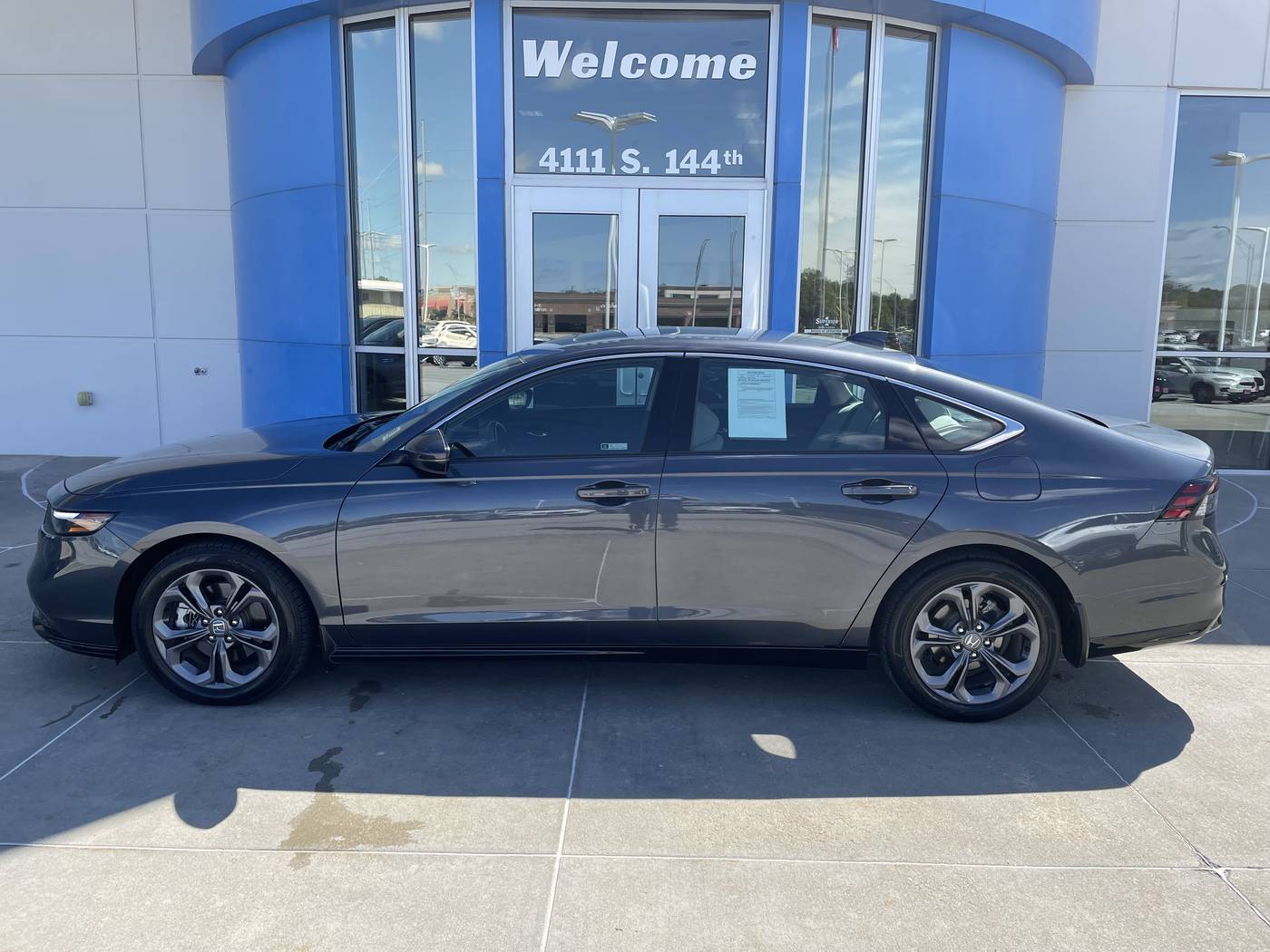 2023 Honda Accord Hybrid EX-L — Sedan — 29,467 mi — Omaha, NE