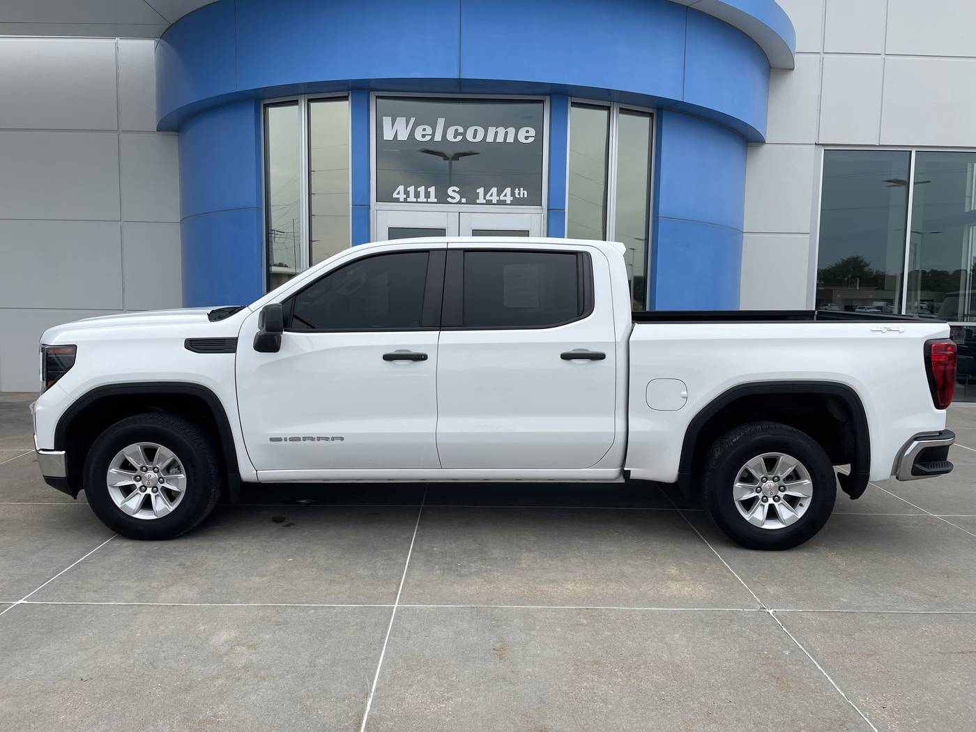 2023 GMC Sierra 1500 Pro — Pickup Truck — 18,143 mi — Omaha, NE