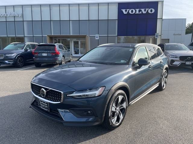 2024 Volvo V60 Cross Country Plus — Wagon — 10,575 mi — Wappingers Falls, NY