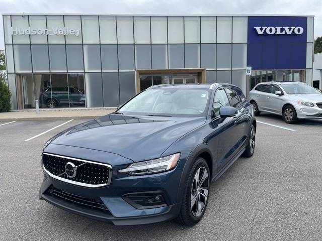 2024 Volvo V60 Cross Country Plus — Wagon — 20,769 mi — Wappingers Falls, NY