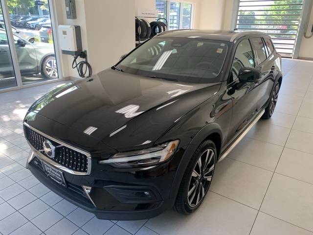2023 Volvo V60 Cross Country Ultimate — Wagon — 9,285 mi — Wappingers Falls, NY