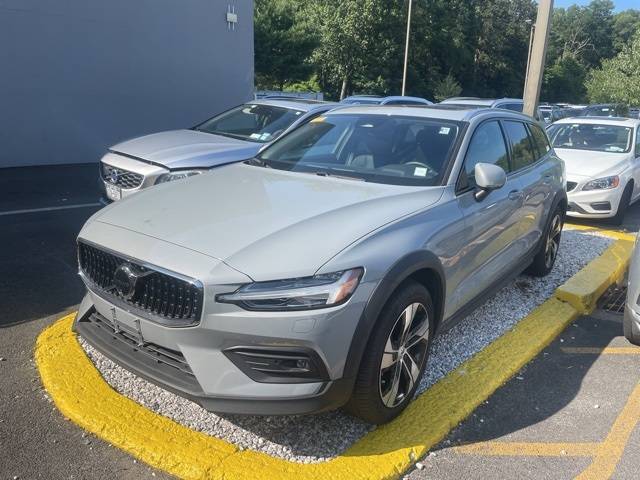 2024 Volvo V60 Cross Country Plus — Wagon — 23,372 mi — Wappingers Falls, NY