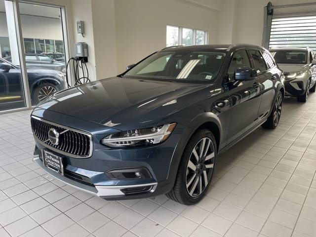 2025 Volvo V90 Cross Country Ultra — Wagon — 3,760 mi — Wappingers Falls, NY
