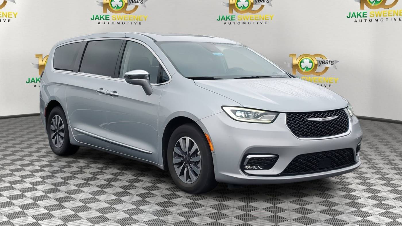 2019 Chrysler Pacifica Touring L Plus — Minivan — 96,865 mi — Cincinnati, OH