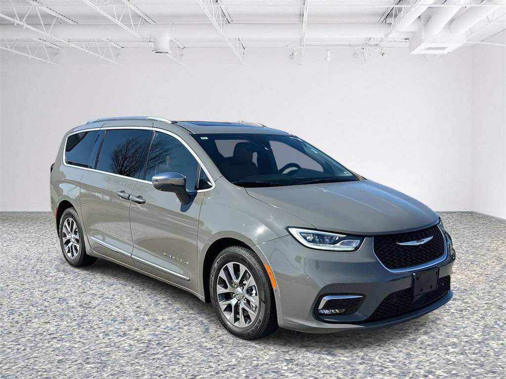 2022 Chrysler Pacifica Hybrid Pinnacle — Minivan — 40,218 mi — Springfield, VA