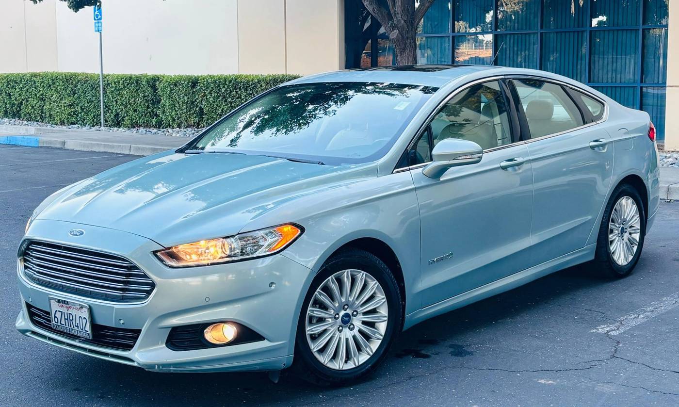 2013 Ford Fusion Hybrid SE — Sedan — 87,625 mi — West Sacramento, CA