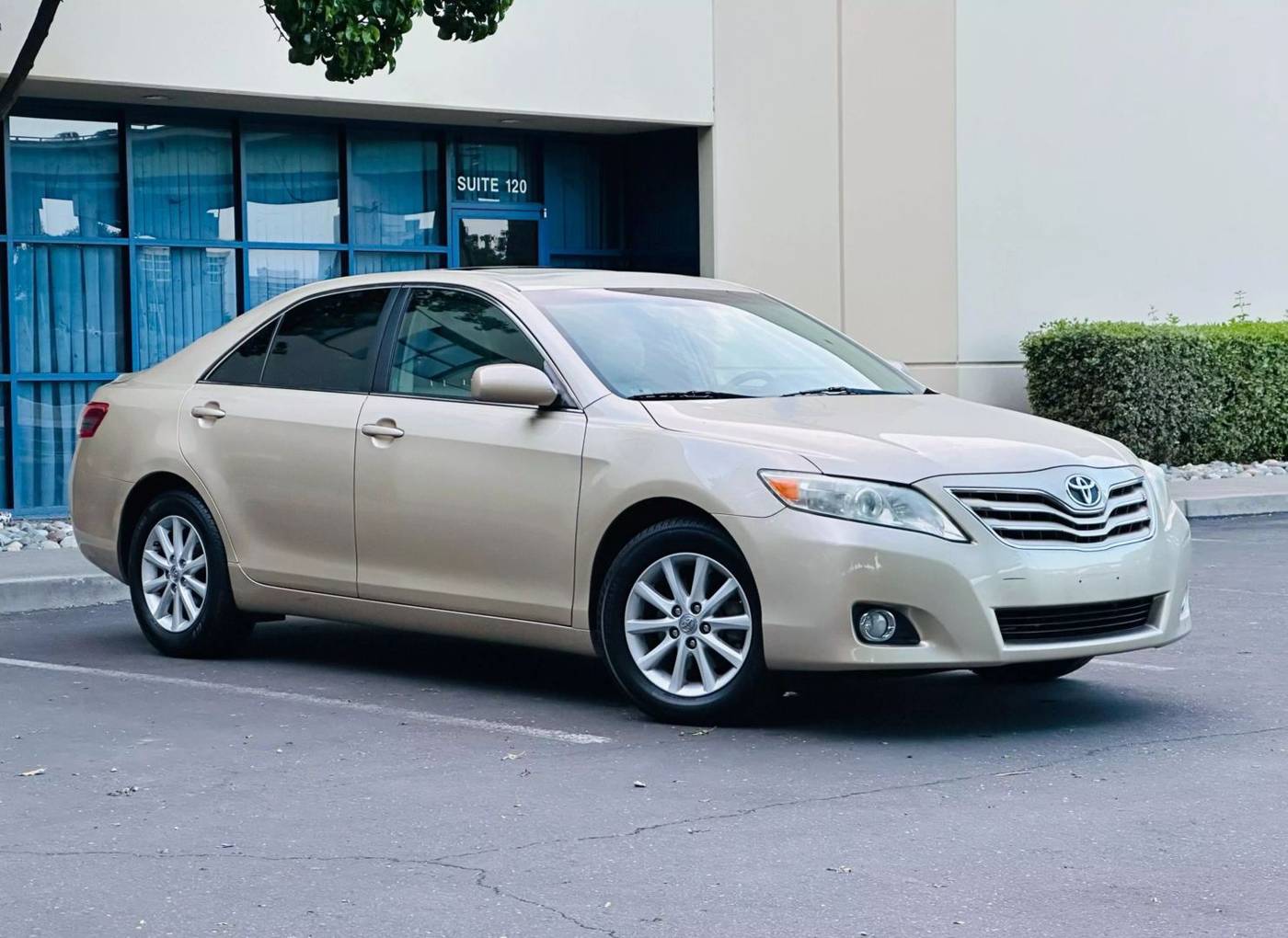2011 Toyota Camry XLE — Sedan — 70,865 mi — west sacramento, CA
