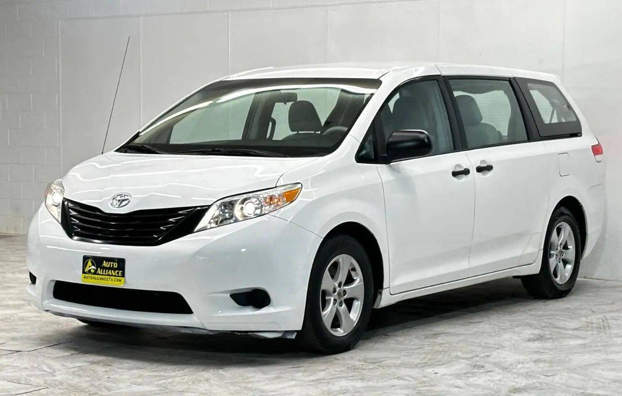 2013 Toyota Sienna L — Minivan — 135,251 mi — Houston, TX