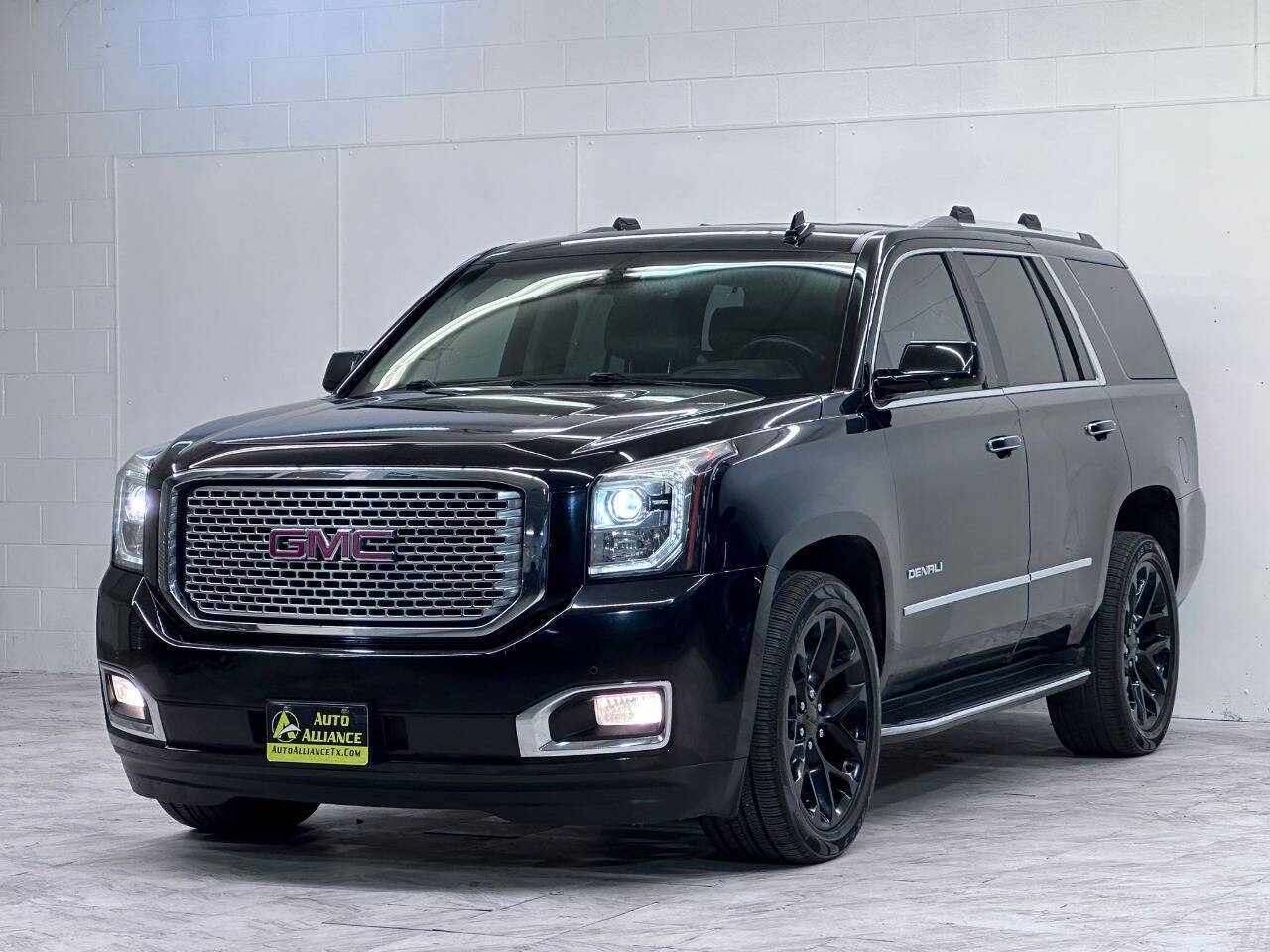 2016 GMC Yukon Denali — SUV — 137,250 mi — Houston, TX
