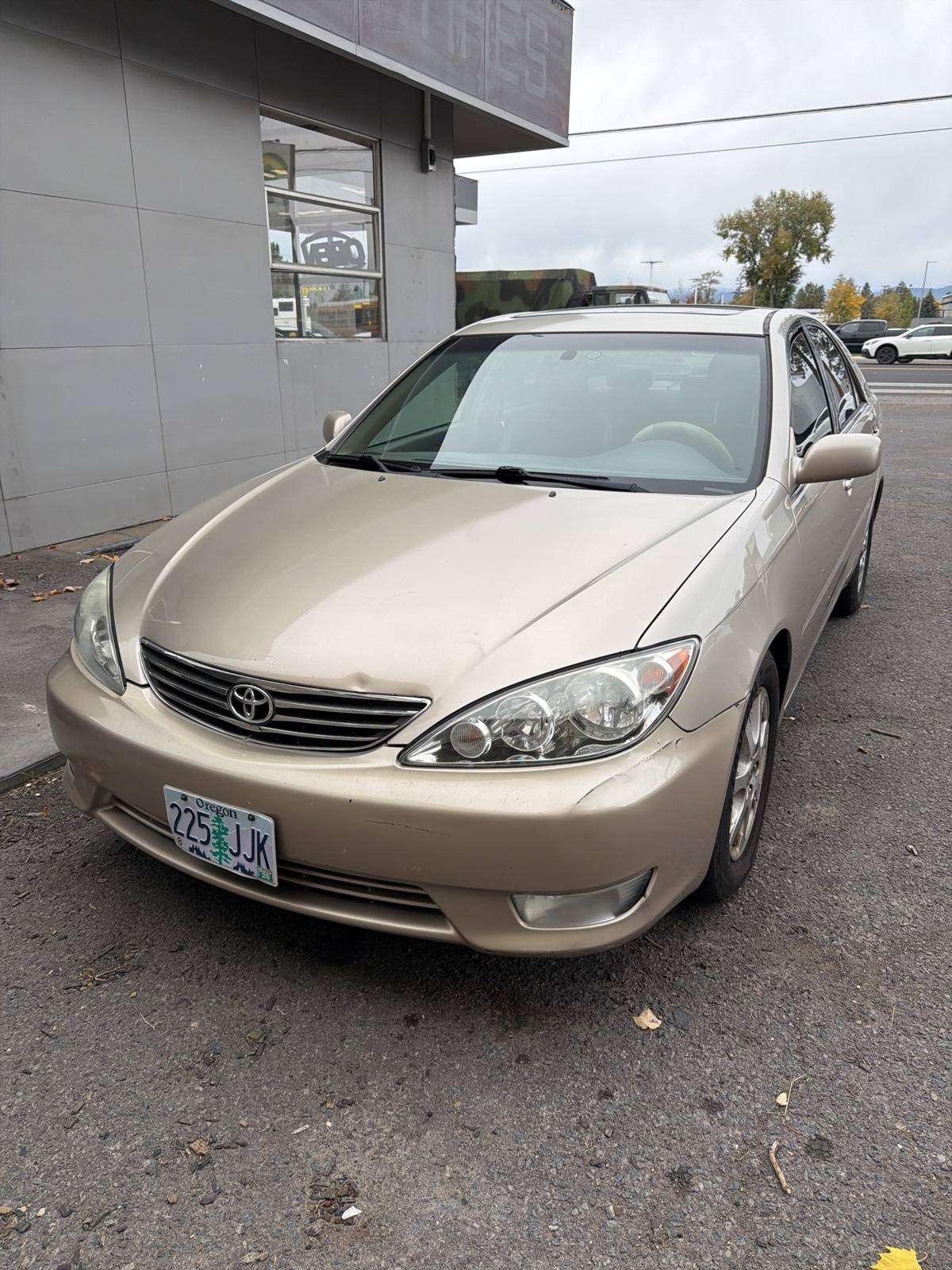 2005 Toyota Camry XLE V6 — Sedan — 191,943 mi — Aumsville, OR