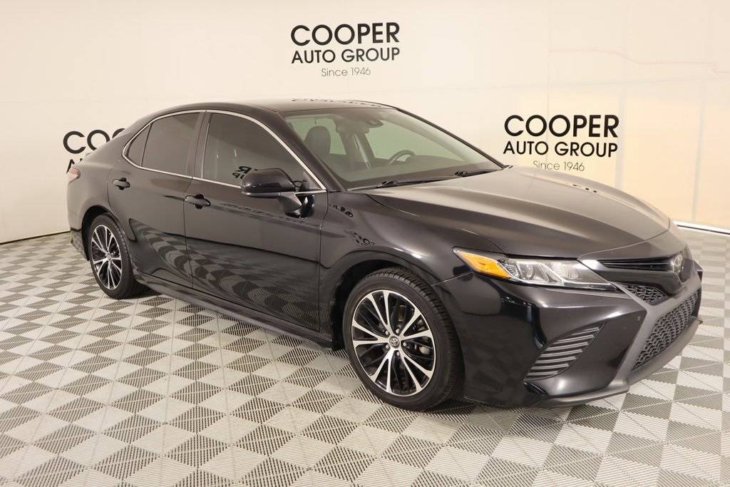 2019 Toyota Camry SE — Sedan — 61,622 mi — Edmond, OK