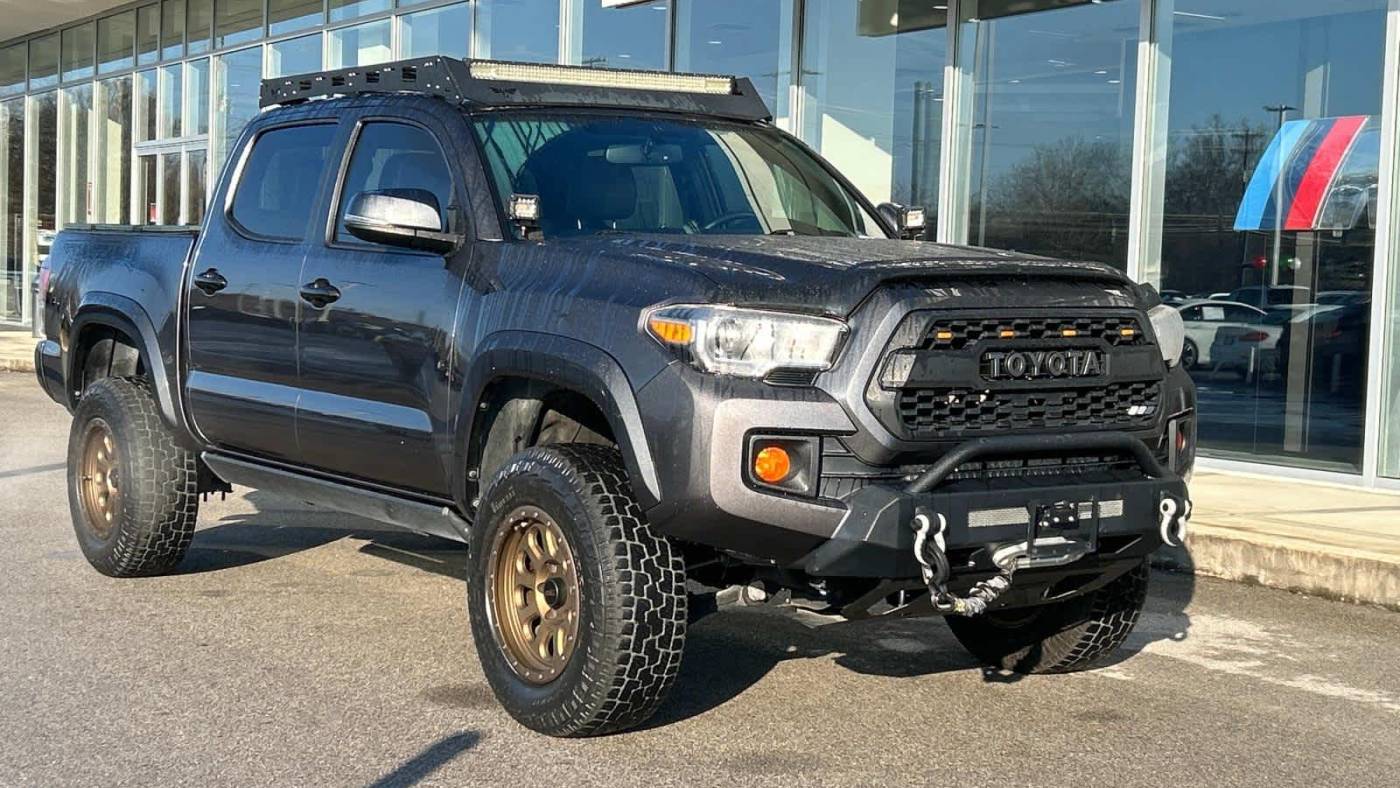 2017 Toyota Tacoma Limited — Pickup Truck — 45,055 mi — Knoxville, TN